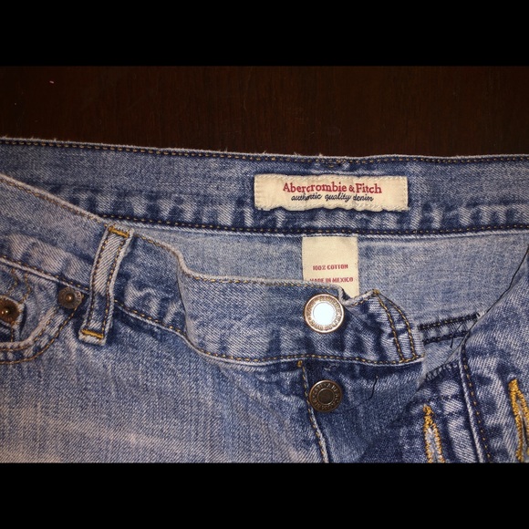 Abercrombie & Fitch Jean Shorts (size 4) - Picture 4 of 4